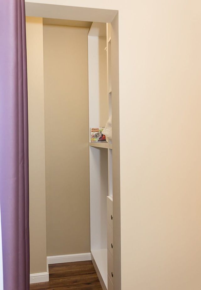 2BD Home In The Heart Of Varna with Parking - Gold