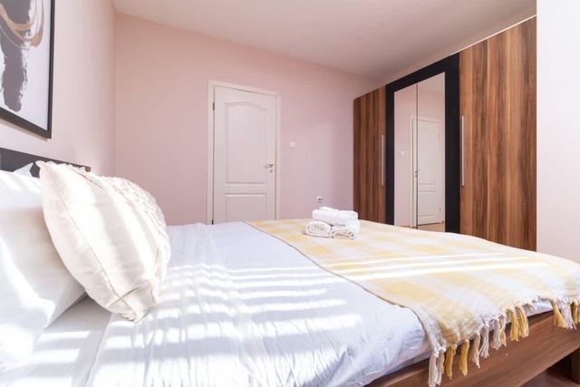 Comfortable 2BR Urban Getaway in City Center