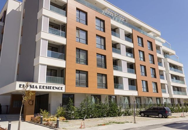 Sunny 1BD Flat in St Constantine & Helena Complex