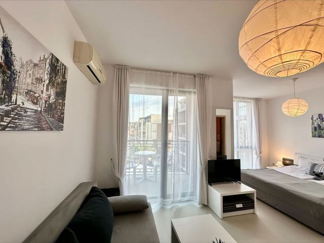 Cozy Rainbow 3  studio pool view