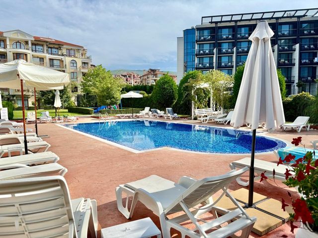 Cozy 1-Bedroom Apartment in Royal Bay