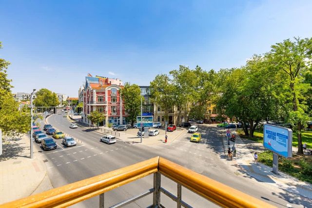 Central Apartments with Garden view - Apt No. 3