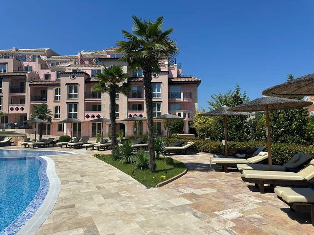 Beachfront Elegant Studio – 100 m from Smokinya Beach