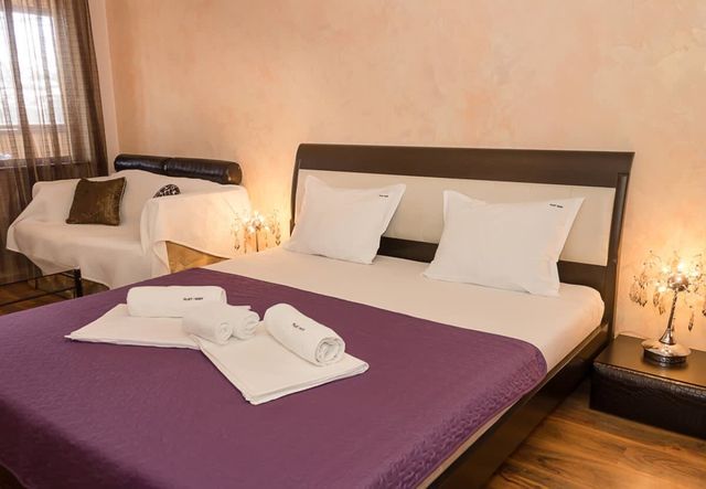 Varna Gem: 2BD Flat with Sunny Balcony