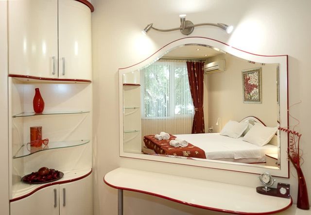 Bright & Spacious 2-Bedroom Flat in Central Varna