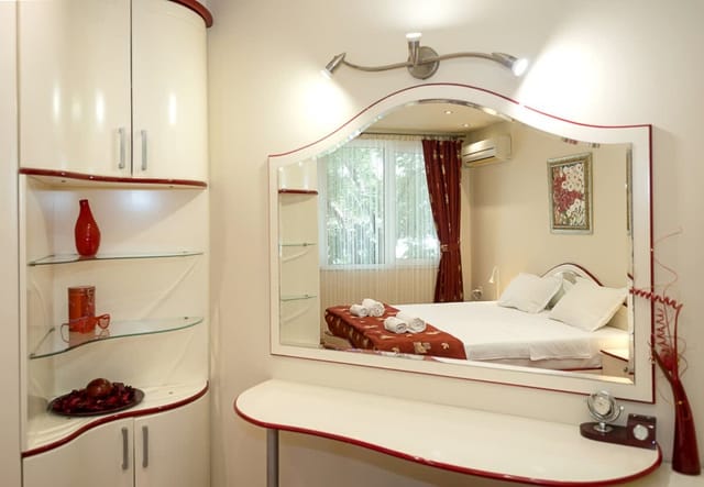 Bright & Spacious 2-Bedroom Flat in Central Varna