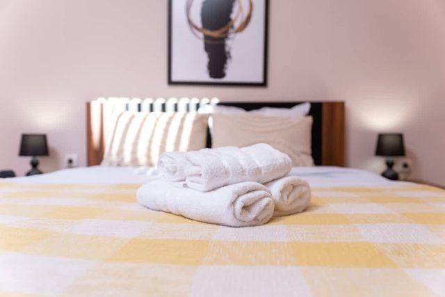 Comfortable 2BR Urban Getaway in City Center