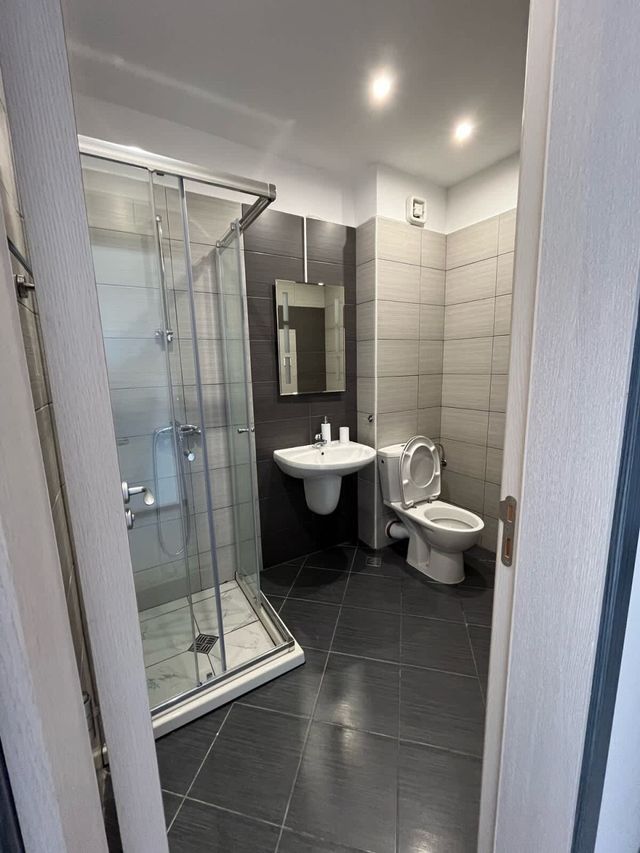 Spacious 3BD flat with Parking and Sea View