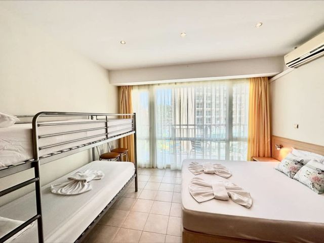 Miramar Palace Family Studio