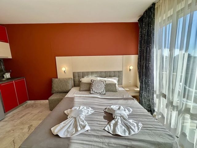 River Park Cozy Studio with pool view