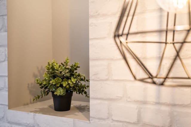 High-end Designer Aprt - AC & Lift & Balcony