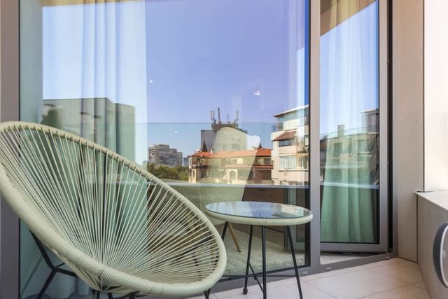 Breezy Boho 2BD Home with Sea View – Chayka