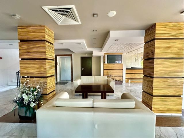 River Park Superior Studio with pool view