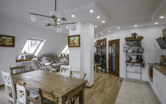 Charming & Cozy 2BD Apartment with Natural Light