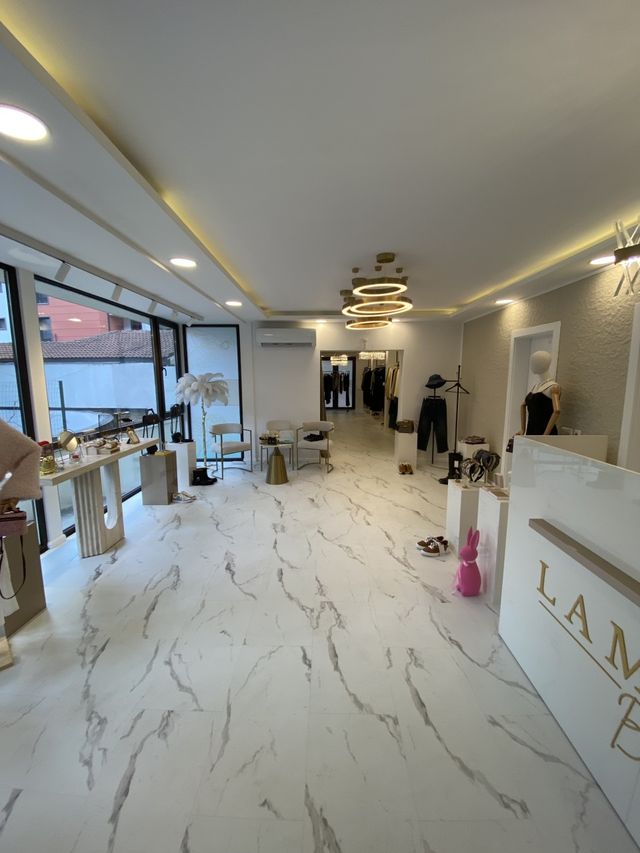 Elegant Fashion Boutique