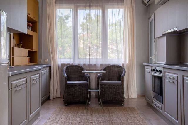 Retro-Chic 1BR Apartment next to Vasil Levski Blvd