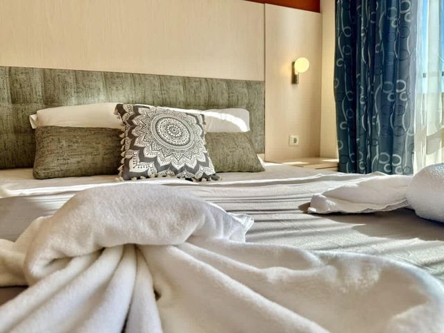 River Park Cozy Studio with pool view