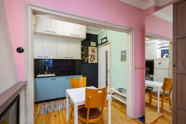 Sofia's 1BD Colourful Getaway Near NDK