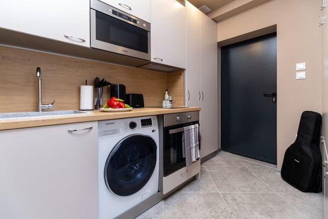 City Center Perfect 1-Bedroom Apartment - Photo 4