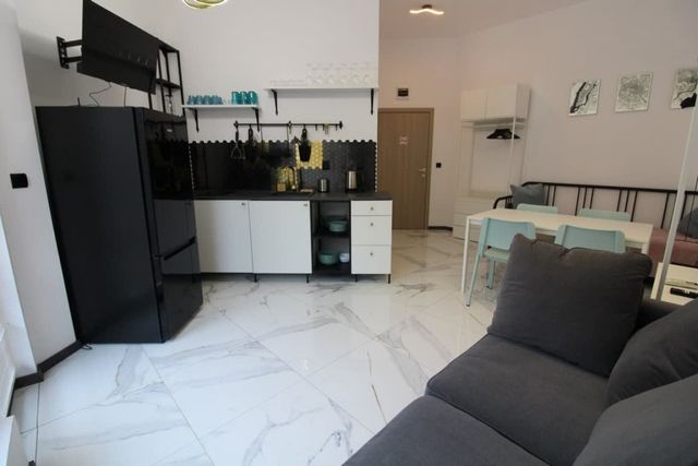 Sunny Day 6 Modern Studio