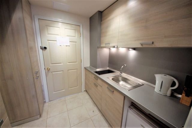 Cozy South Pearl  Pool View Studio for Family