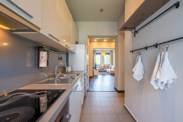 Spacious & Modern 2BD/2BA Flat | Prime Location