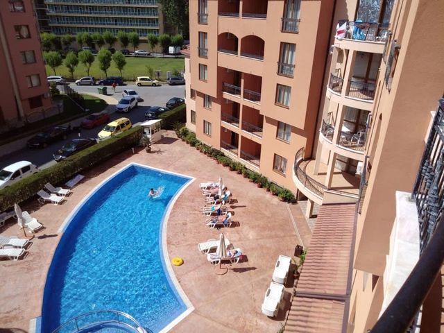 Cozy 2-bedroom apartment in Efir 2