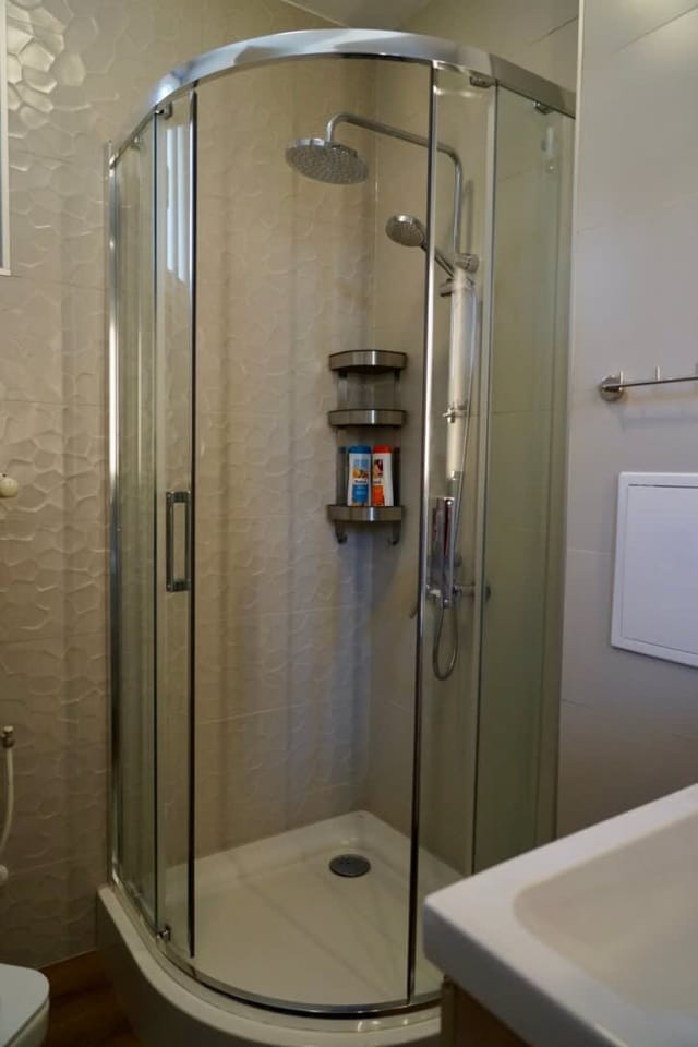 A French affair. With parking, style and elegance.