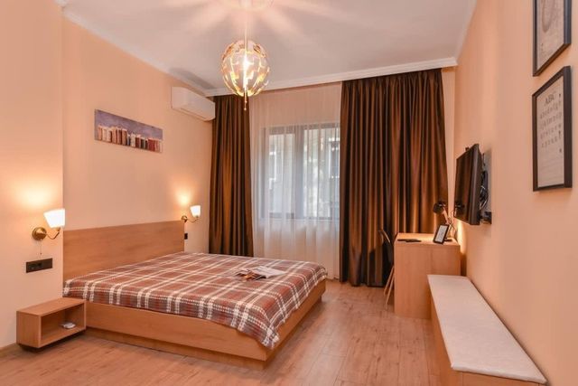 Sofia Dream Apartments - 3BD, 2BTHR - The Library