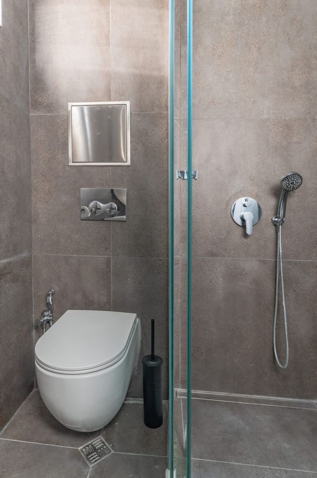 Industrial 2BD Flat | 3 Min to Metro & Stadium