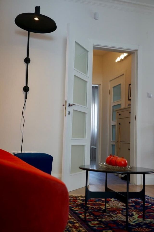 A French affair. With parking, style and elegance.