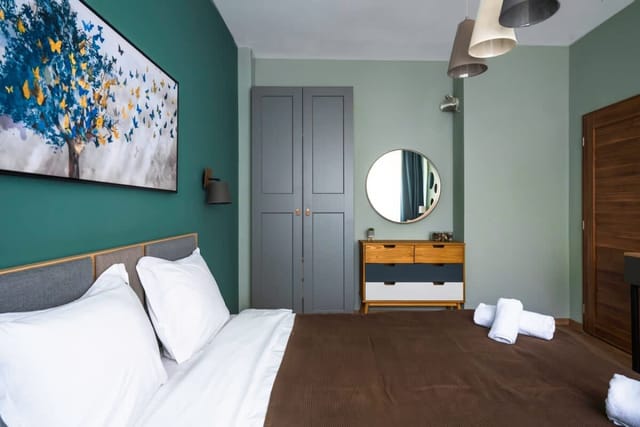 Lux Flat next to Park with working space