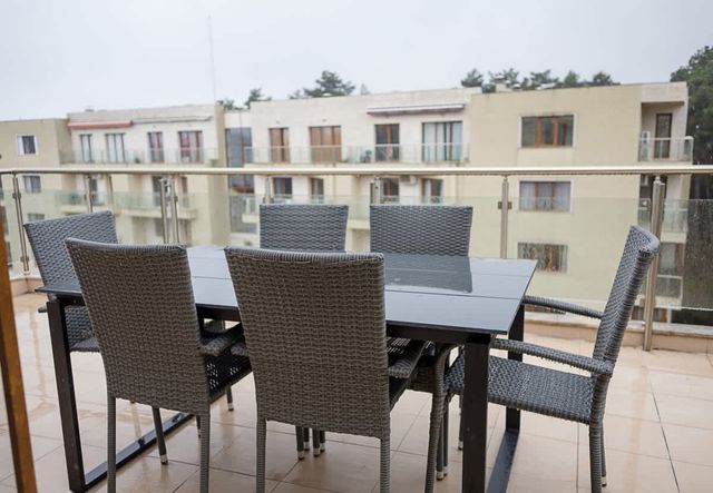 Moonlight Terrace – Panoramic Views, Luxe Comfort