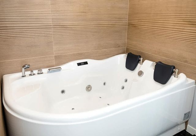 Royal View –Luxury 2BR Apartment with Sea Panorama