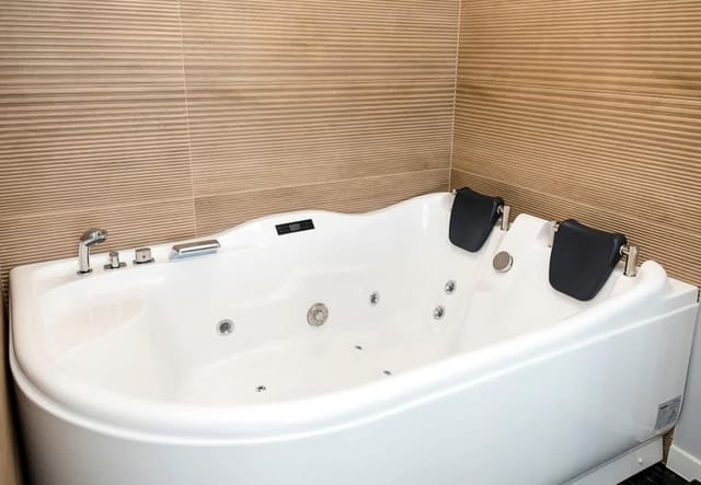 Royal View –Luxury 2BR Apartment with Sea Panorama