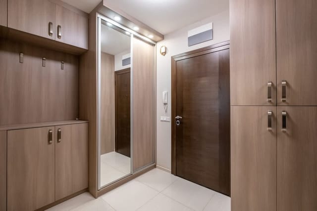 Jewelry - 1 bedroom apartment