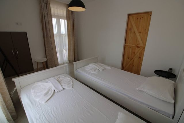 Cozy 2 bedroom apartment in Flores Garden