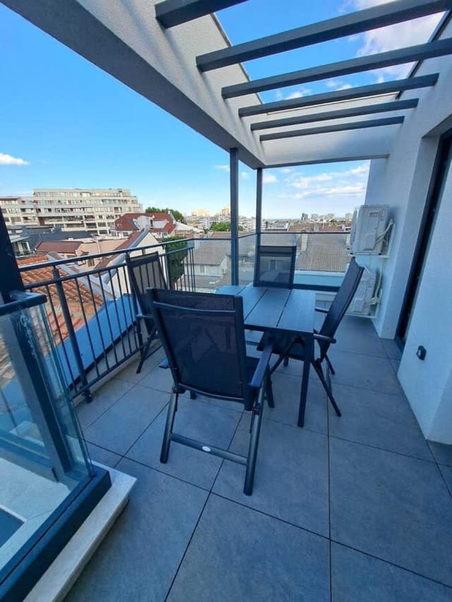 Modern Haven in Varna : Retreat with Chic Ambiance