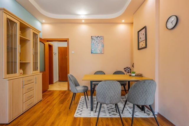 Cozy and Spacious 3BD Flat I 10 Min from NDK - Photo 2