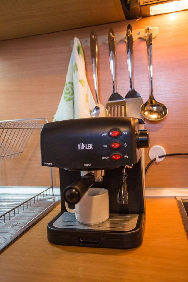 Cozy Colorful Studio at the foot of the Mountain