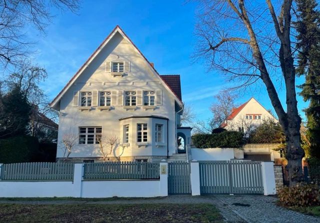 Large and luxurious residential villa