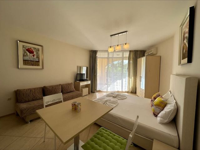 Cozy studio for 4 person in Aheloy Palace