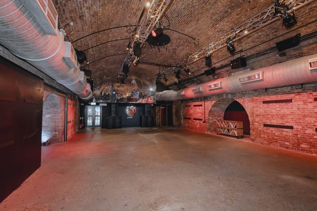 Three Railway Arch Industrial Venue with a Courtyard in Shoreditch