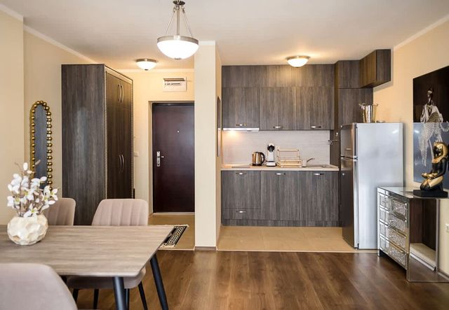 Elegant Apartment with Balcony in Argisht Palace