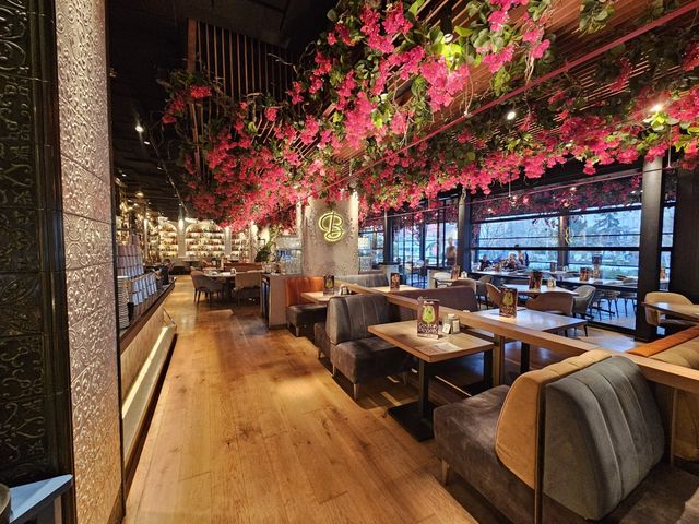 Luxuriously Romantic Restaurant in the Heart of Sofia