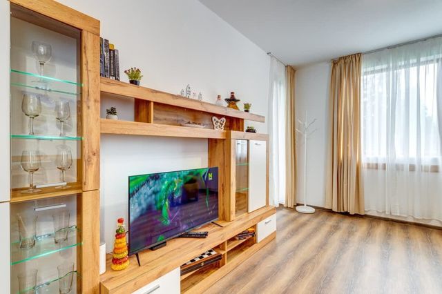 Villa Kometa  – 1BD Apt with Balcony & Forest View