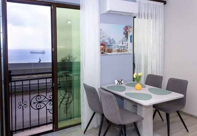 New Colorful 1BD Getaway with an Amazing Sea View