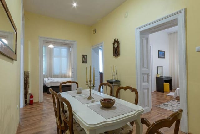 Apo Apartment - Top Center - Photo 4