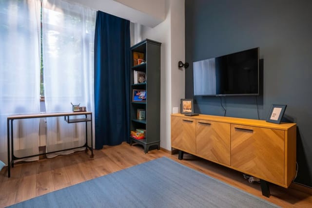 Lux Flat next to Park with working space