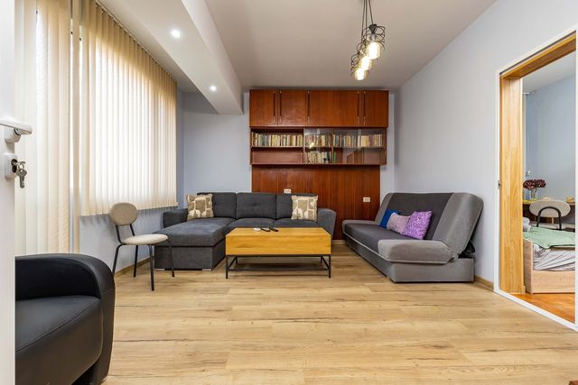 Cozy Floor from a House Near the City Center